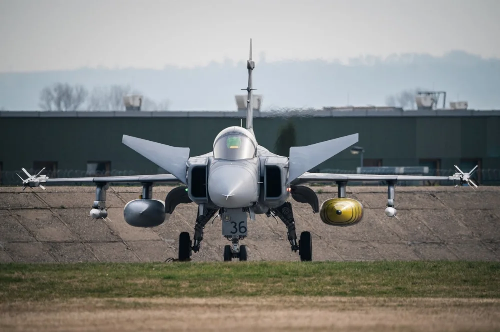 news-1294-bap2022-gripen9236-apron-caslav.webp