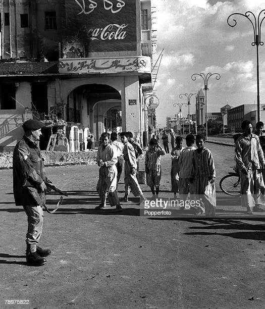 ntryman-bill-wood-patrols-the-streets-of-port-said.jpg