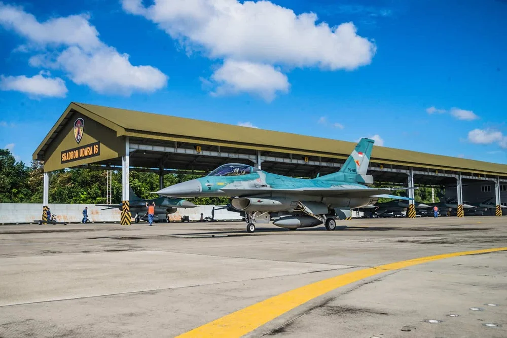 ompletes-enhanced-mid-life-upgrade-on-fifth-f-16-3.webp