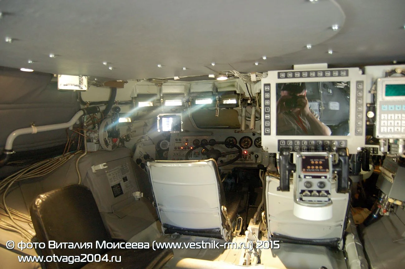 otvaga2004_vrm_btr80_012.webp
