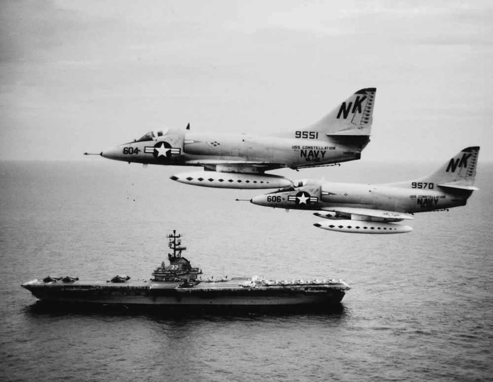 outh_China_Sea_on_12_August_1964_%28USN_1107965%29.webp