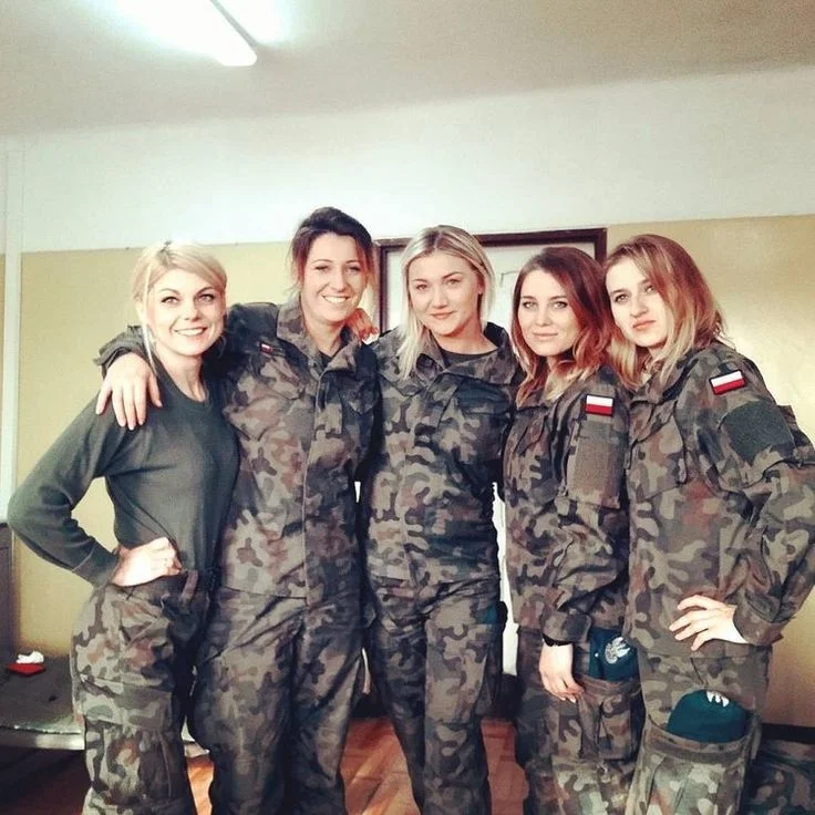 Polish🇵🇱Female Soldiers.webp