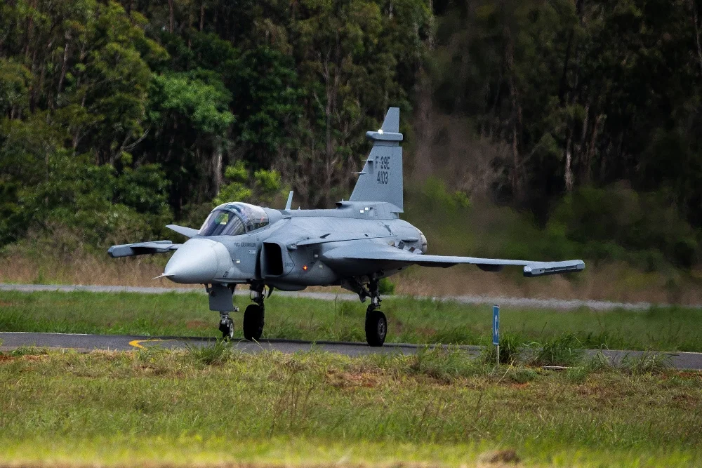 Pouso-F-39-Gripen-4103.webp
