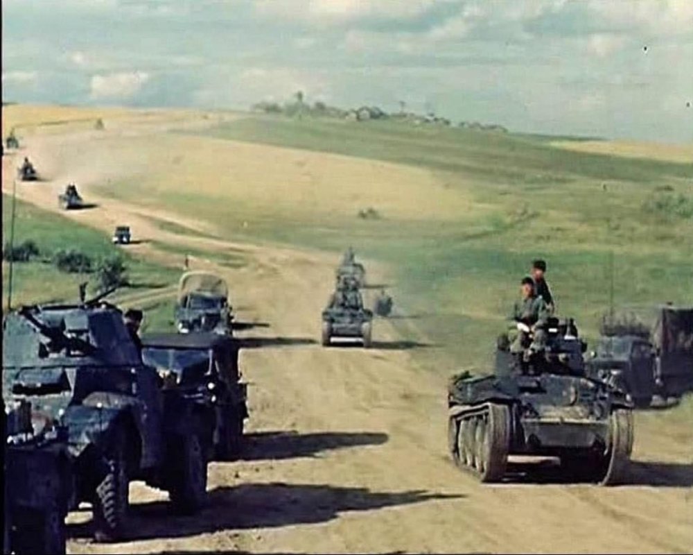 Pzkpw 38 (t) Operation Barbarossa 1941.jpg