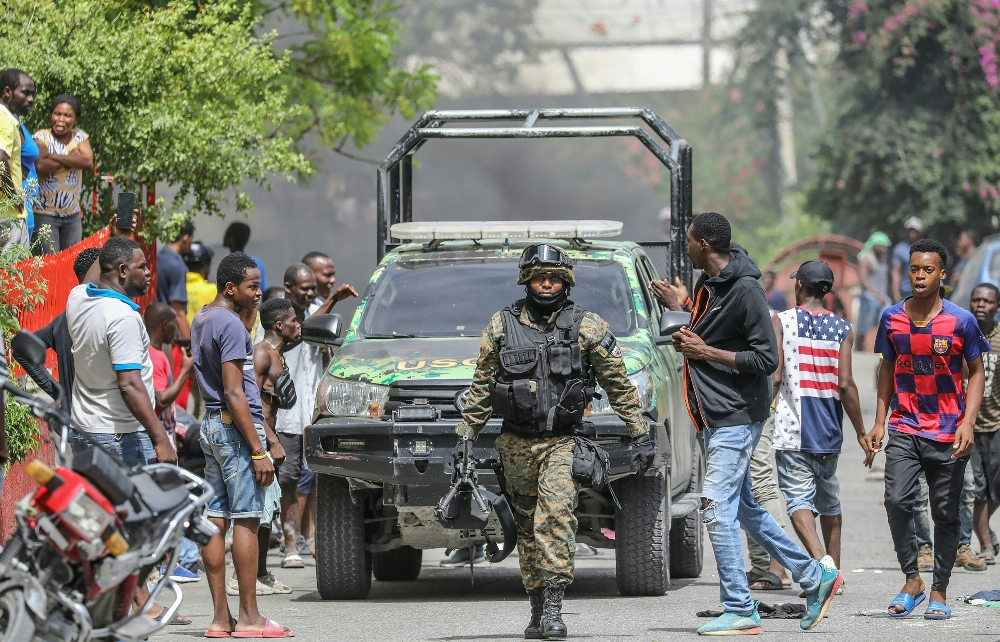 r4qv2st_haiti-police-650_625x300_09_July_21.jpg