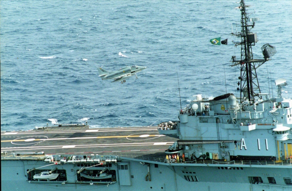 razilian-navy-a-4ku-over-minas-gerais-a11-2000-jpg.jpg