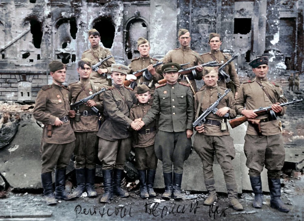reichstag-berlin-1945.webp