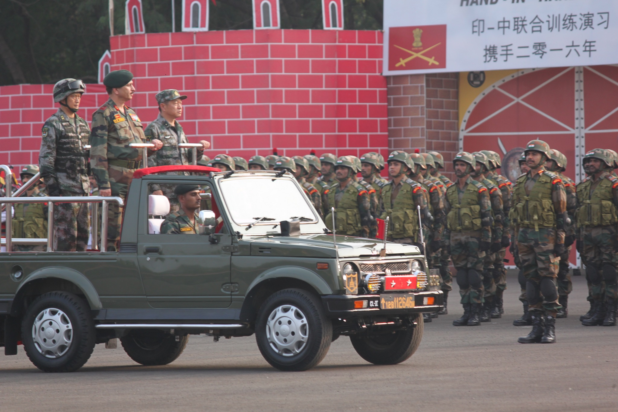 REVIEW-OF-OPENING-CEREMONY-PARADE-OF-EX-HAND-IN-HAND-2016-BY-MAJ-GEN-Y-K-JOSHI-OF-INDIAN-ARMY-...jpg