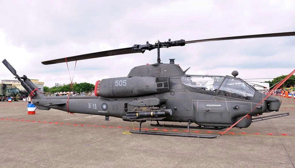 ROCA_Bell_AH-1W_Super_Cobra_(209)_Aoki-1.webp