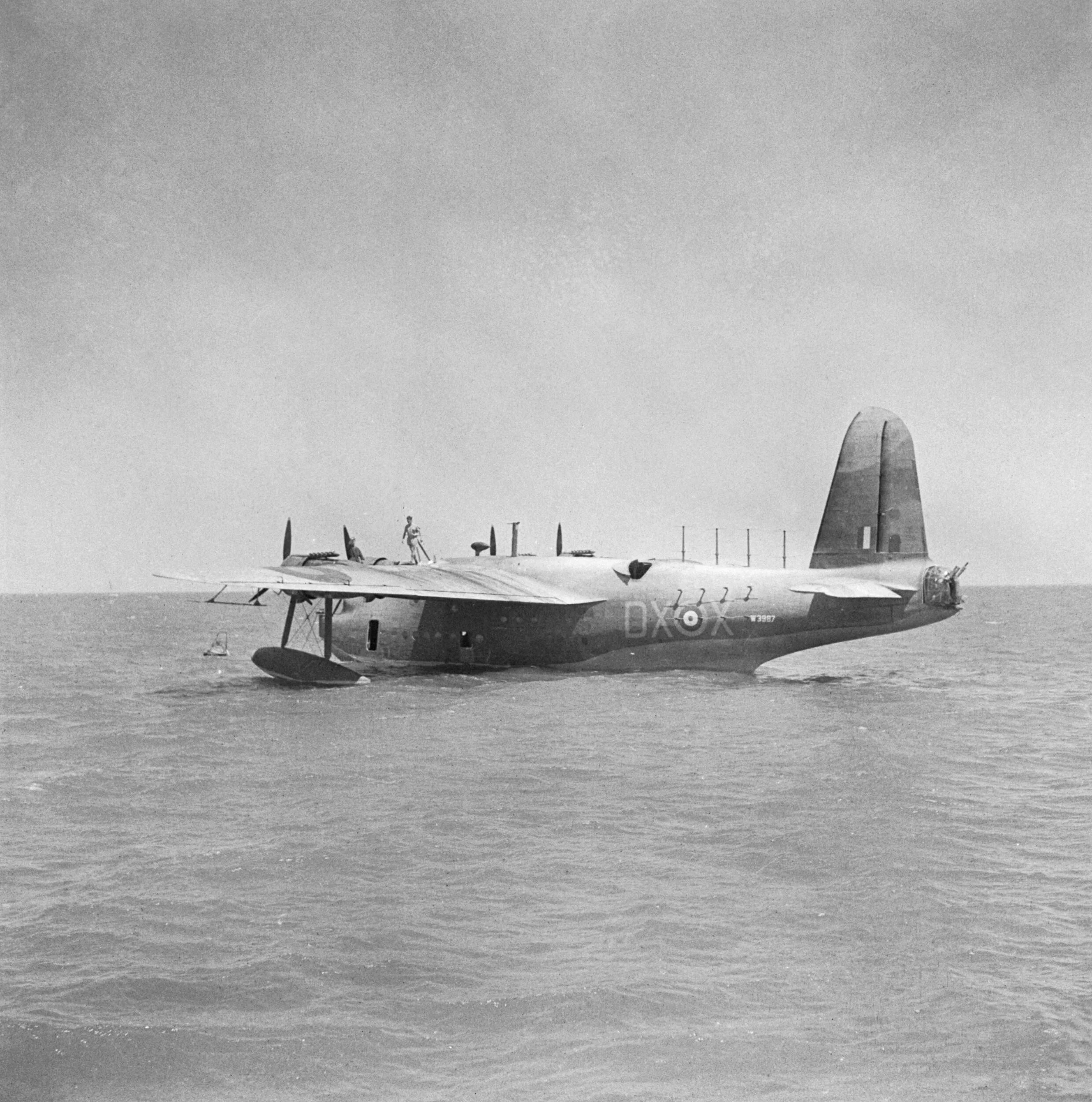 Royal_Air_Force-_Operations_in_the_Middle_East_and_North_Africa,_1939-1943;_Royal_Air_Force,_...webp