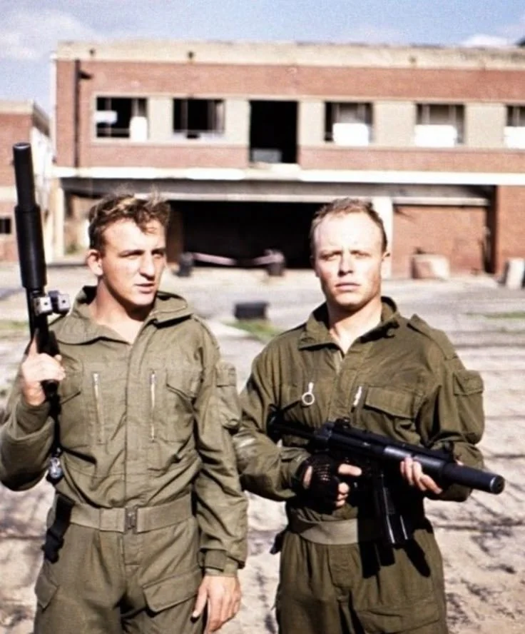 SADF Recce's with suppressed German 9mm MP5's, Ca_ 1980's.webp
