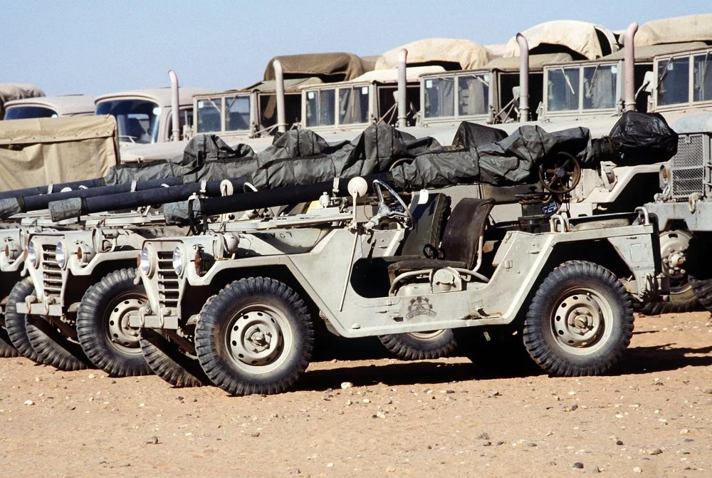 Saudi_Arabian_M151_light_utility_vehicles_with_recoilless_rifles.webp