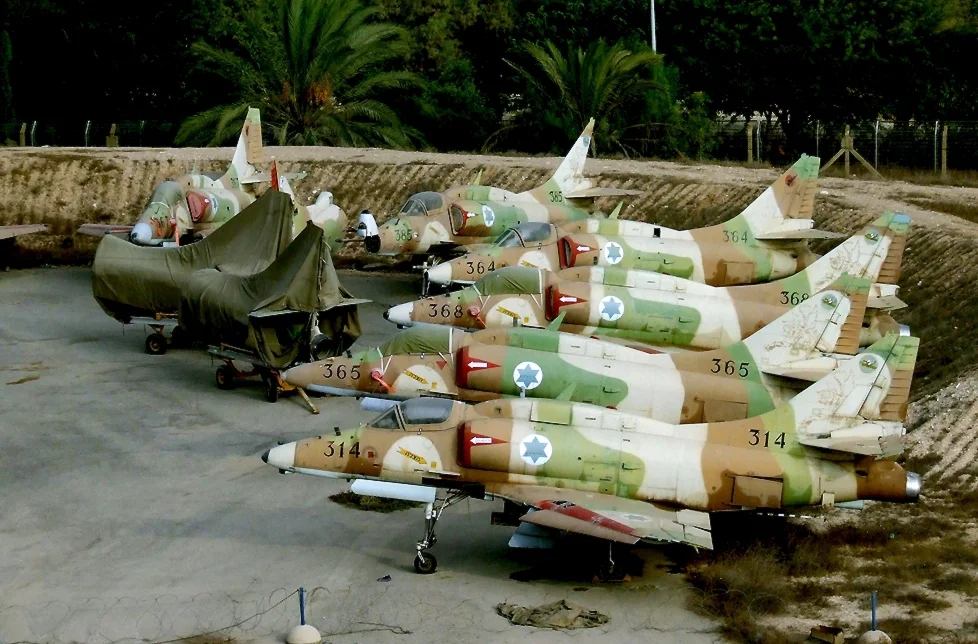 Skyhawk_israel_older_efi_E.webp
