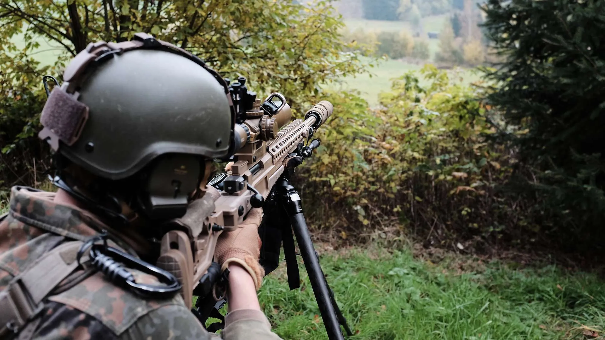 soldat-stellung-gewehr-g22a2.webp