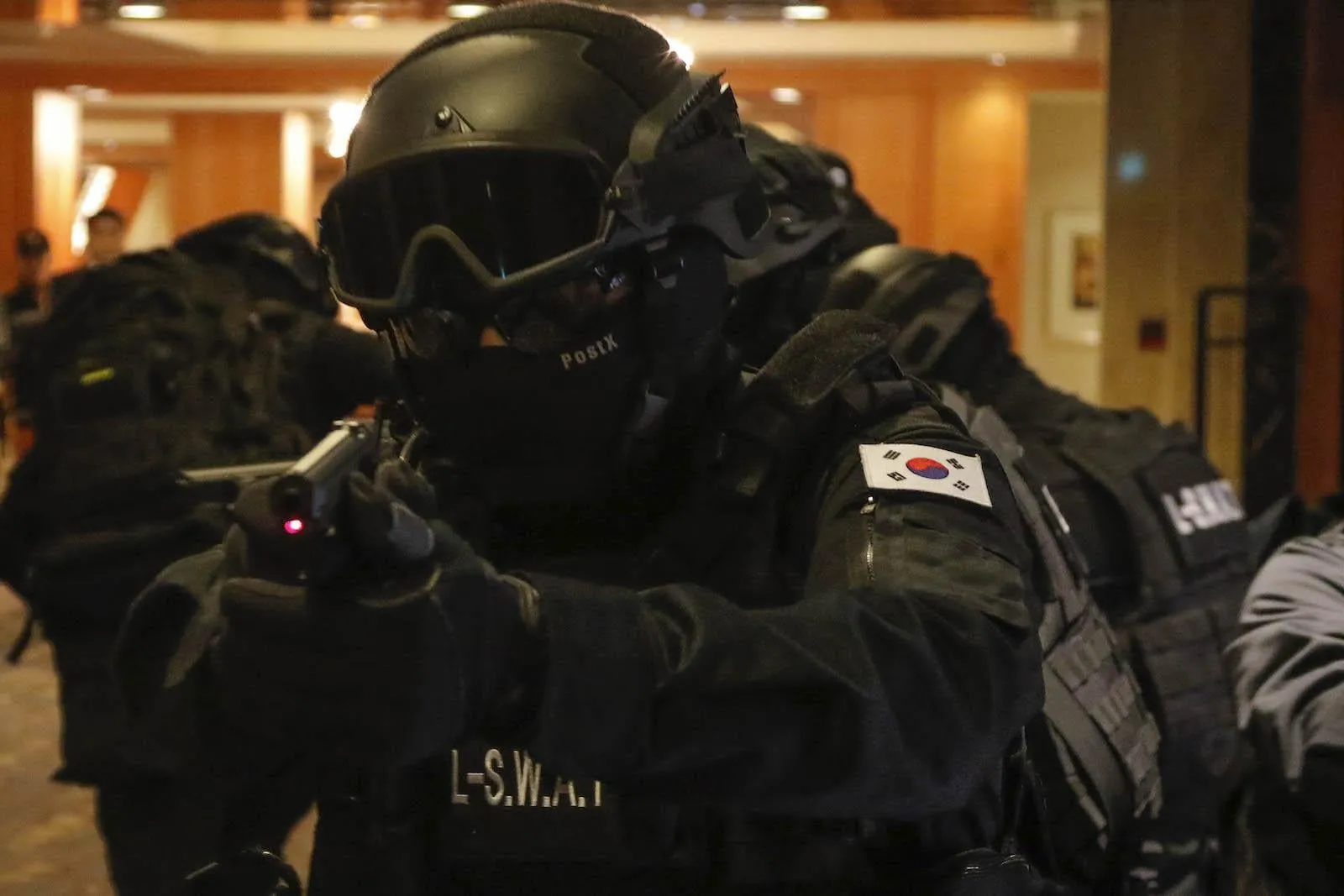 south-korea-swat-v0-vyr5wipibpgd1.webp