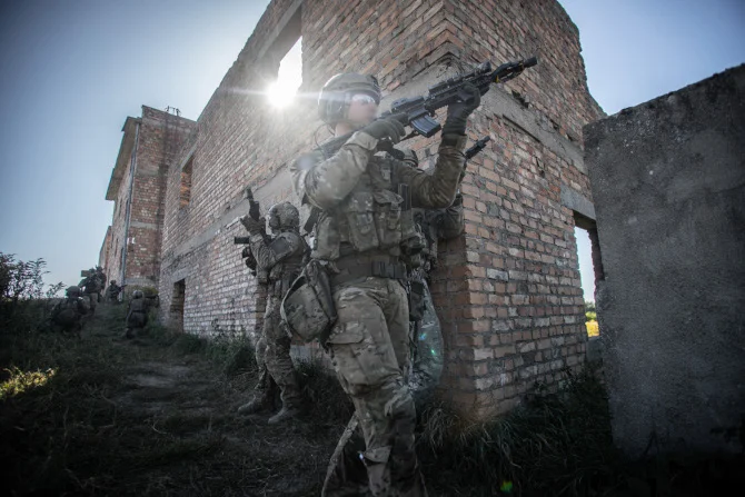SPECIAL-FORCES-POL-GROM.webp