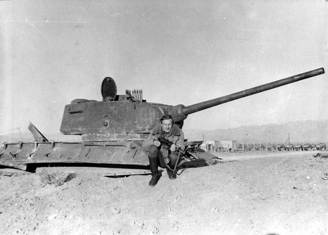 T-34 85 de Ejercito afgano.jpg