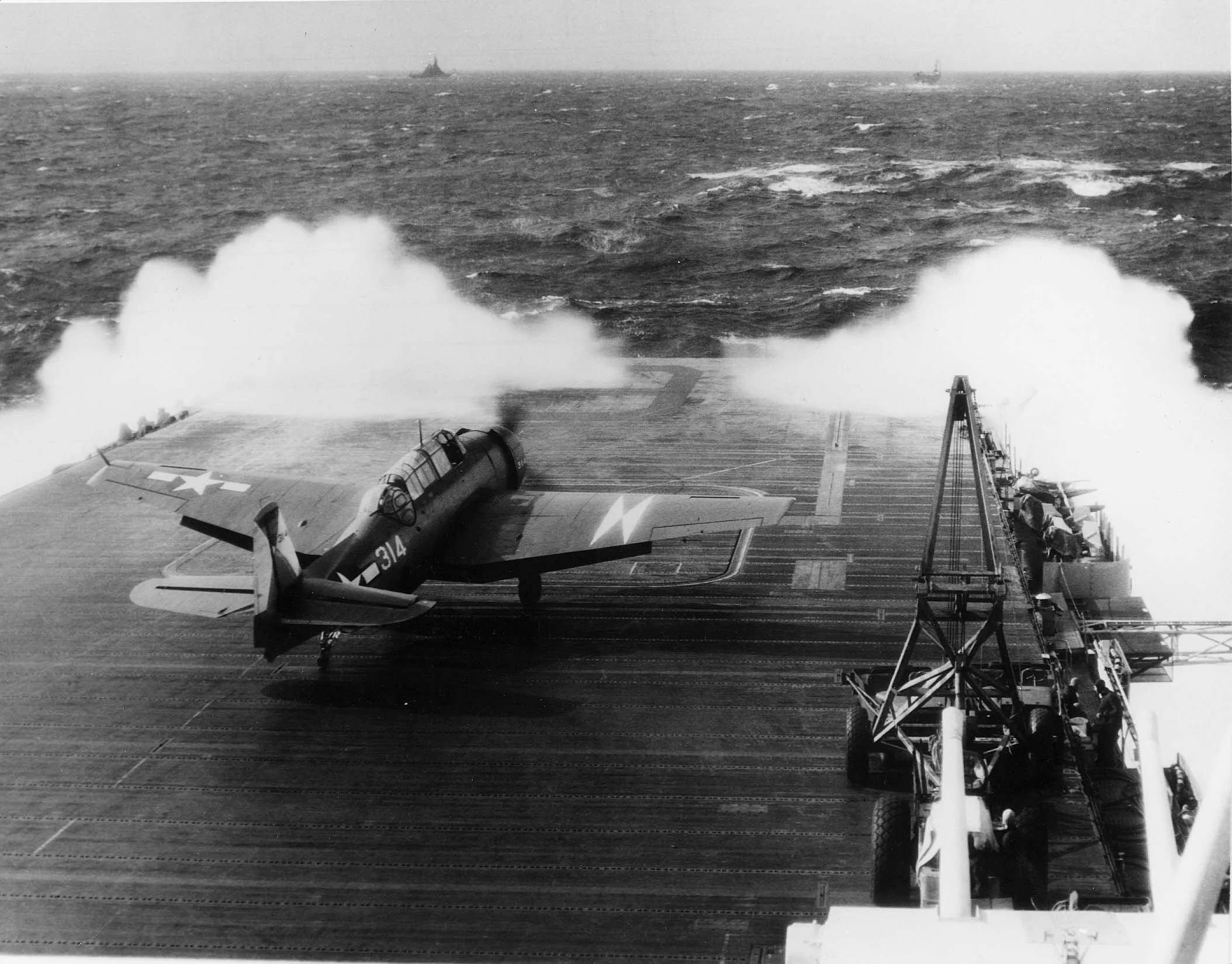 TBM-TBF Avenger VT-4 off ESSEX 1944.jpg
