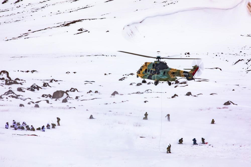 thern-vanguard-training-exercise-in-andes-mountain.jpg