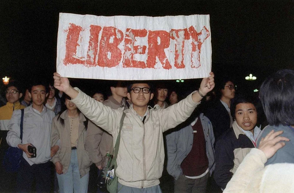 Tiananmen_Square_protests_1989%2B%25282%2529.webp