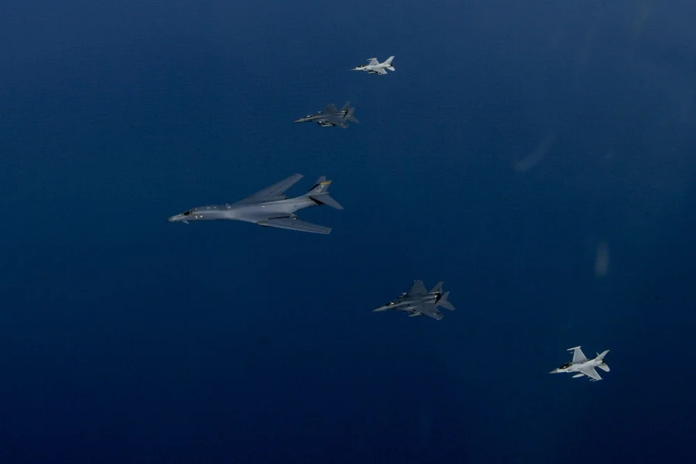 U-S-Air-Force-B-1-B-Lancer01.webp