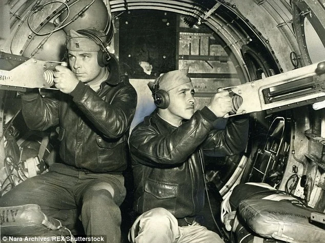 US troops try flight over Australia.webp