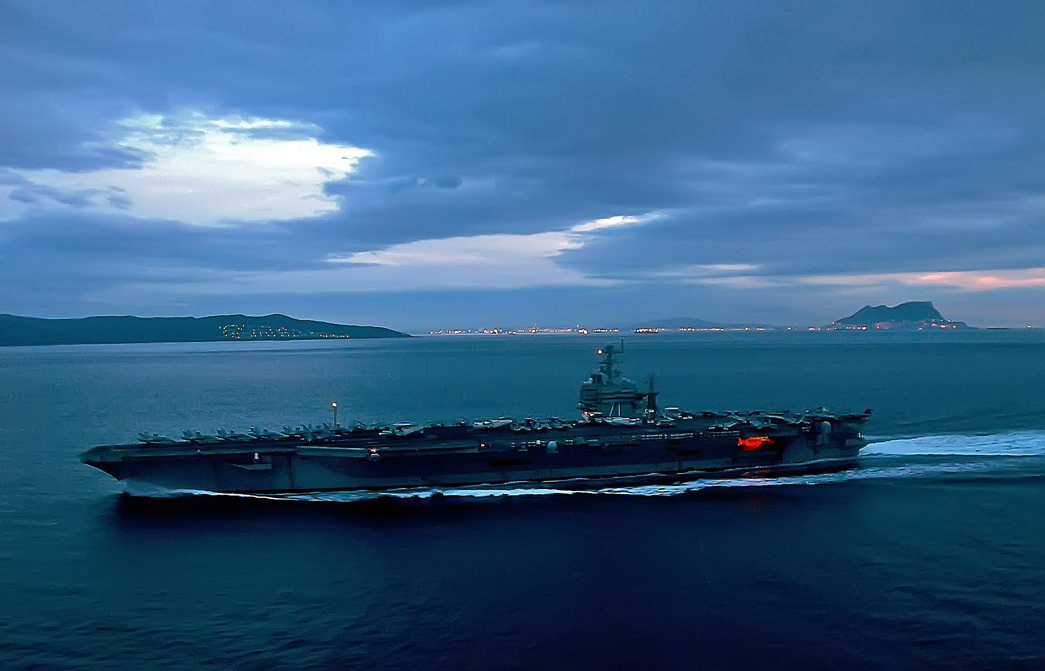USS Theodore Roosevelt - 055.jpg