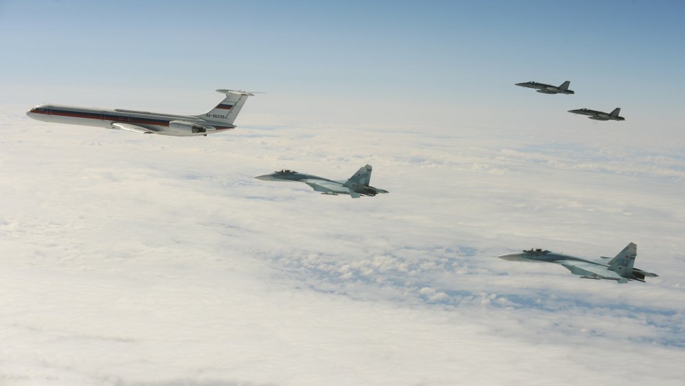 Vigilant_Eagle_13_-_Overall_with_Royal_Canadian_CF-18_Hornets,_the__TOI__aircraft,_and_Russian...jpg