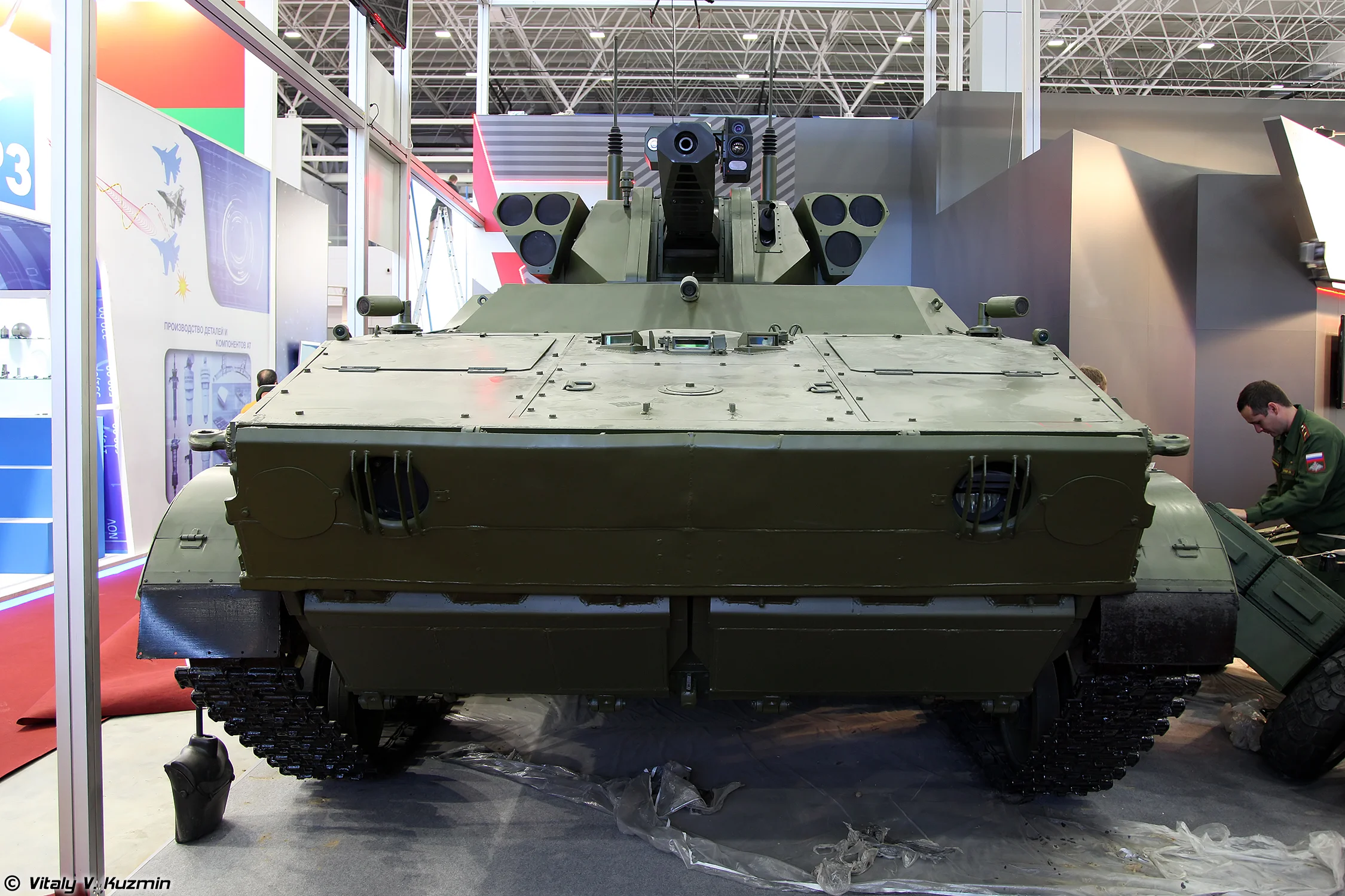 Vikhr_reconnaissance-assault_unmanned_ground_vehicle_with_ABM-BSM_30_weapon_turret_on_BMP-3_c...webp