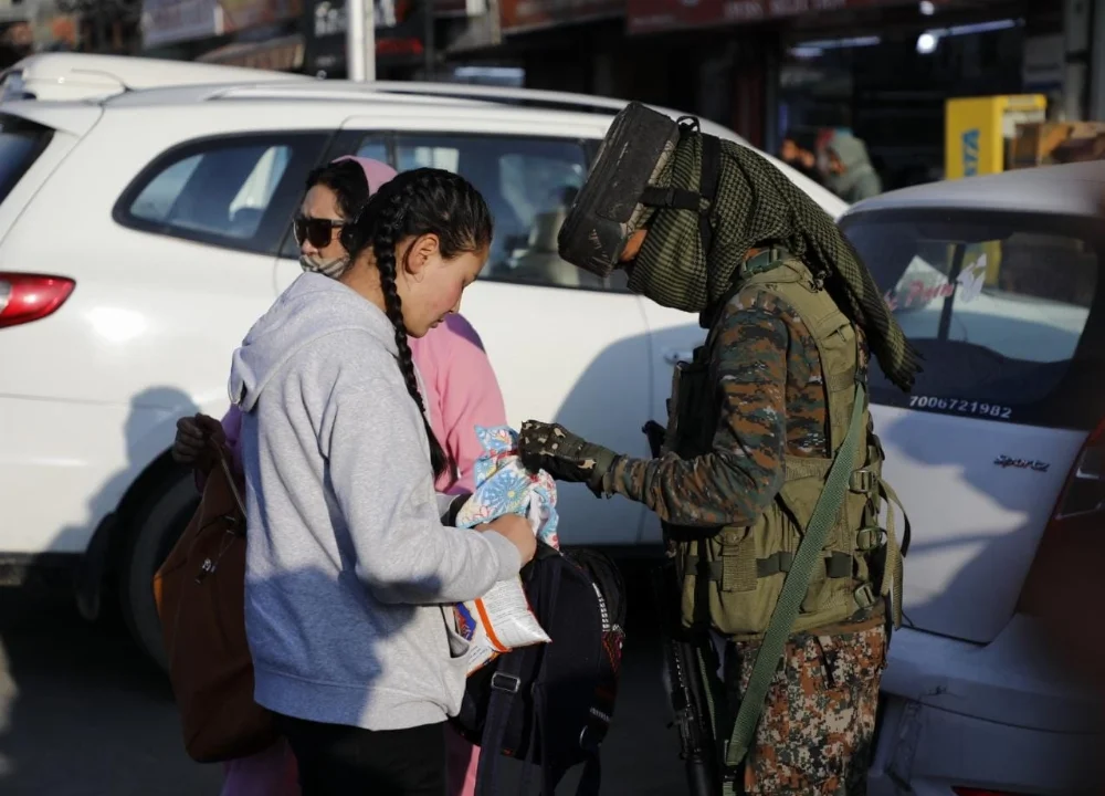 Women-search-by-crpf.jpg