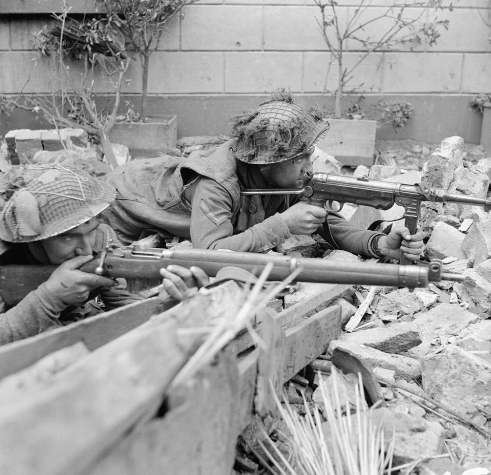 x-The_Campaign_in_North_West_Europe_1944-45_B15048.webp