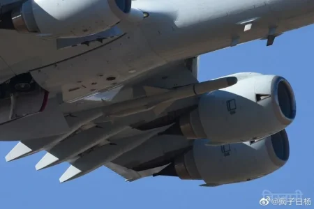Kawasaki P-1 patrol aircraft2.webp