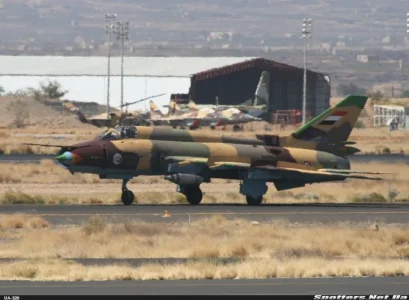 Yemeni Su-22M4 (2217) taxiing at Sanaa (28 November 2007).webp