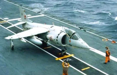 Thai Navy AV-8S on HTMS Chakri Naruebet (2002).jpg