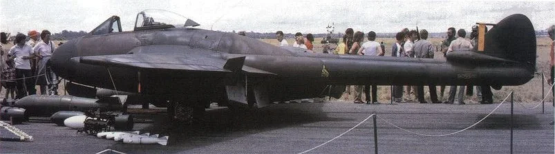 Zimbabwe Vampire FB.52 (...) of 2 Sqn at New Sarum (25 October 1981).webp