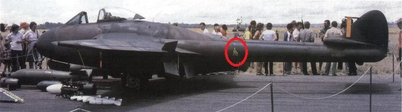 Zimbabwe Vampire FB.52 (...) of 2 Sqn at New Sarum (25 October 1981) - Copie.jpg