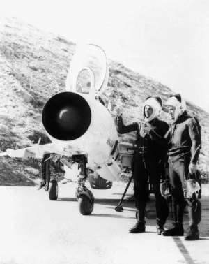 Albanian J-7 (020. red) pilots.webp