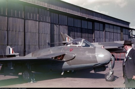 RAF Venom FB.4 (WR497) at Farnborough (31 August 1955).jpg