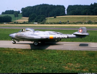 Swiss Venom FB.54 (J-1778, 948) at Dubendorf (20 July 1982).jpg