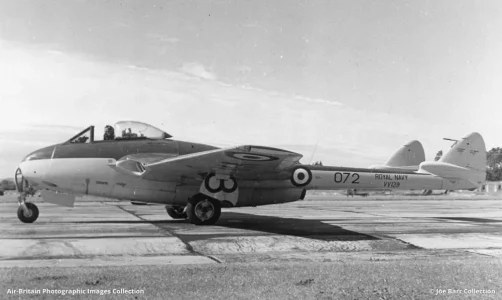 Royal Navy Sea Vampire F.20 (VV139, 072)  of 703 Sqn at RNAS Ford (~1953).jpg