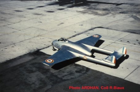 Aéronavale Vampire Mk.5 (57.S-1, 10111) (after 1957).jpg
