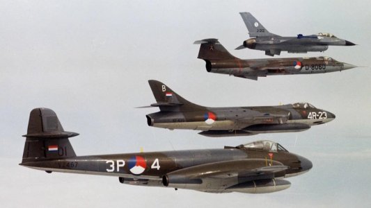 Netherland Meteor F.8 (VZ467), Hunter (XF435), F-104G (D-8060 & F-16A inflight.jpg