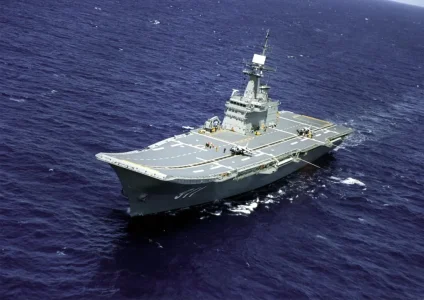 Thai Navy HTMS Chakri Naruebet (CVH911) at sea.webp