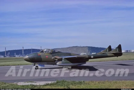 Rhodesian Vampire T.55 (101) at Durban Int'l (19 May 1976).jpg