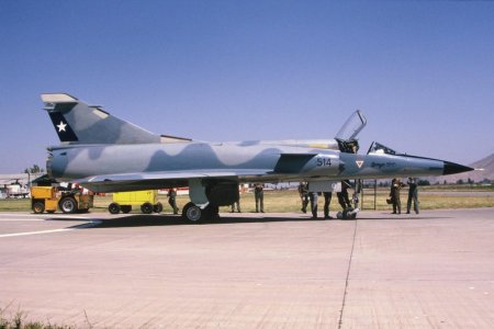 Chilean Mirage 50C (514) on ground.jpg
