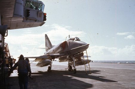 Argentine Navy A-4Q (3-A-302) on 25 de Mayo (~1980) (2).jpg
