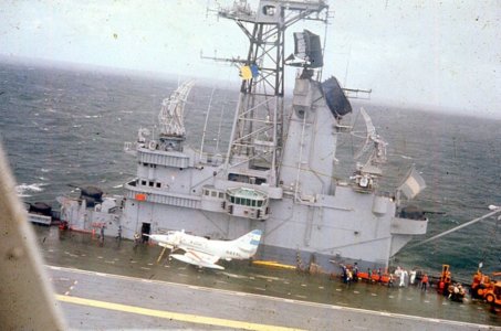 Argentine Navy A-4Q (A-202) on 25 de Mayo (~1980).jpg