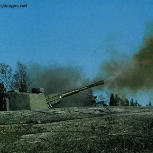 130mm coastal gun firing