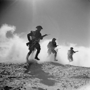 Infantry-advance-desert-1942
