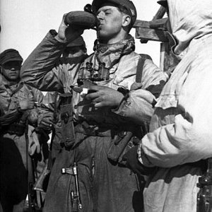 Soldier with Sturmgewehr 44 1944
